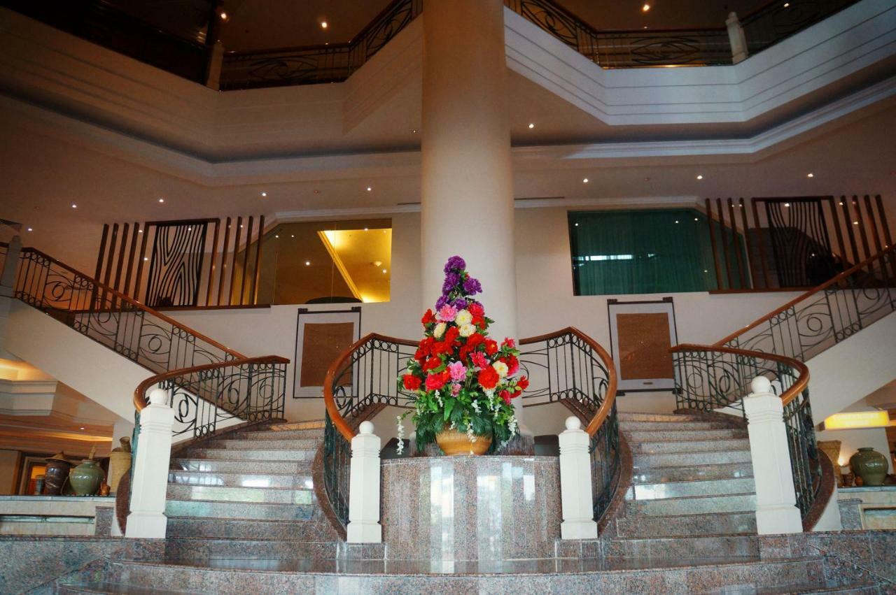 Sabah Oriental Hotel Kota Kinabalu Exterior photo